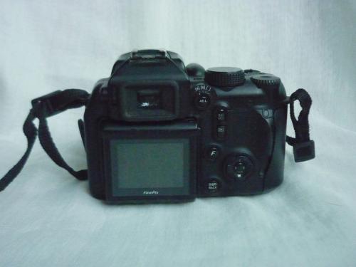 Vendo Camara Fujifilm finepix S9500 semiprof - Imagen 2