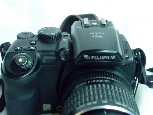 Vendo Camara Fujifilm finepix S9500 semiprof - Imagen 3