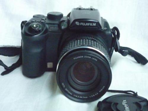Vendo Camara Fujifilm finepix S9500 semipro - Imagen 1